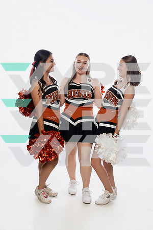 SNY01743_ALVIN_CHEER-(COLLIER)