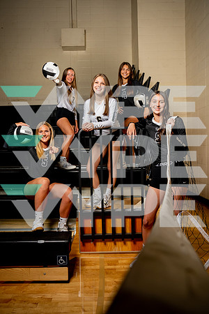 FOSTER_VB_TEAM_Bailey Lechler, Brooke Barnes, Eden Fairfield, Elise Bristol, Skyla Riedel-(HARTOJO)