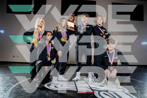 FOSTER_WRESTLING_TEAM_Cannon Kampwerth, Clayton Kampwerth, Gavin Dye, Jeanie Hawkins, Kera Akanga, Madison Canales-(BCC)-2