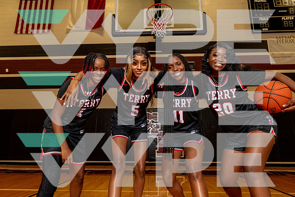 TERRY_GBB_TEAM_Angelique Mwamba, Ekomobong Mbarikit, Kailyn Williams, TyNia Clayton-(WRIGHT)
