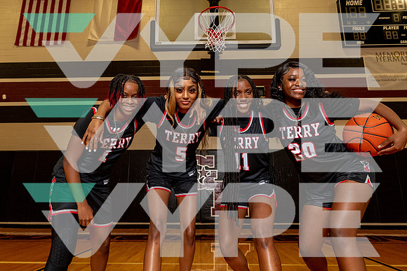TERRY_GBB_TEAM_Angelique Mwamba, Ekomobong Mbarikit, Kailyn Williams, TyNia Clayton-(WRIGHT)-2