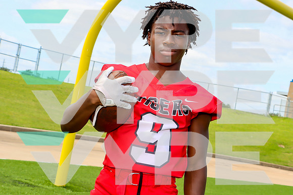 TRAVIS_FB-(LORINCOOK)-19