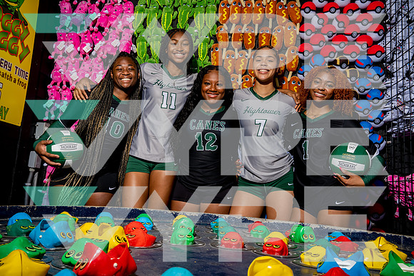HIGHTOWER_VB_TEAM_Carrington Archer, Dashaun Pinesette, Haile Brandon, Ja'Nae Johna, Mia Daniel_DSC02711-(BCC)