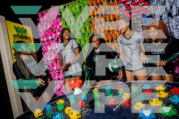 HIGHTOWER_VB_TEAM_Carrington Archer, Dashaun Pinesette, Haile Brandon, Ja'Nae Johna, Mia Daniel_DSC02709-(BCC)