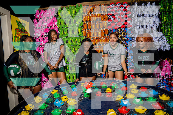 HIGHTOWER_VB_TEAM_Carrington Archer, Dashaun Pinesette, Haile Brandon, Ja'Nae Johna, Mia Daniel_DSC02702-(BCC)