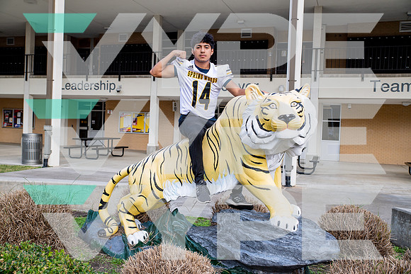 SPRING_WOODS_FB_Issac Villarreal-(WRIGHT)-3