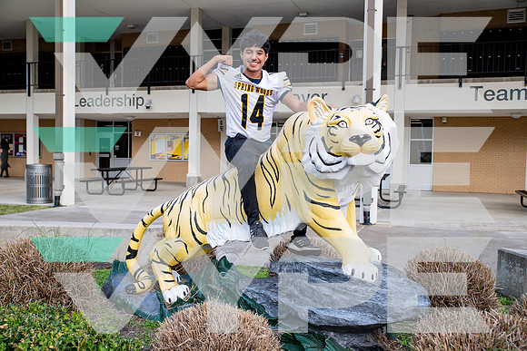 SPRING_WOODS_FB_Issac Villarreal-(WRIGHT)-2