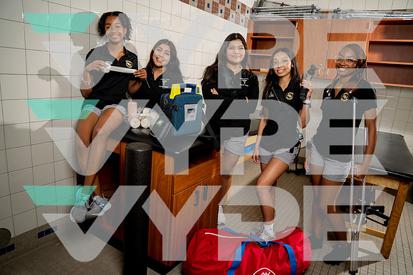 SPRING_WOODS_SPORTSMED_TEAM_Genesis Harrell, Jade Harper, Jasmine Lopez, Karol Valenzuela, Meah MOntez_89-(BCC)