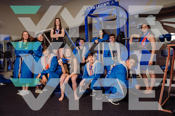 FRASSATI_SWIM_TEAM_Ainslie Chun, Alison Voisin, Anna Lackner, Benjamin Fedorux, Christopher Lenz, Jimena De La Maza, Kathryn Vieceli, Kevin Spartz, Luca Fournier, Maddie Killman, Nicolas Martinez_DSC
