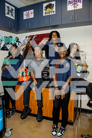 BUSH_TRAINING_TEAM_Azaria Alonzo, Glory Gomes, Golden Akagha, Ronke Agunbade, Stephanie Oladipo, Streetie Virgin-(COOK)