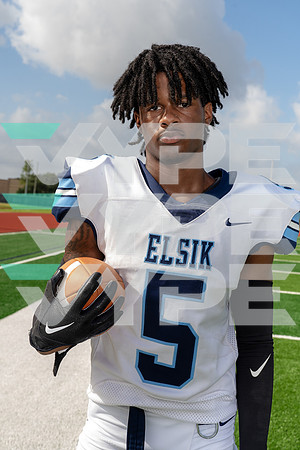 Elsik_FB_Tay'Ron Hughes-(BCC)-4