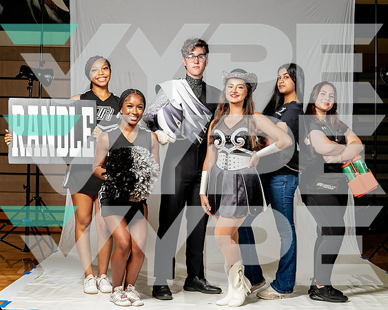 RANDLE_FNL_Angelica Bramner, Charisma Smith, Evan Kohlus, Hailey Franklin, Inaya, Katherine Cisneros-(BCC)
