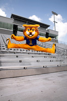 KLEIN_CHEER_MASCOT_-(WRIGHT)-2