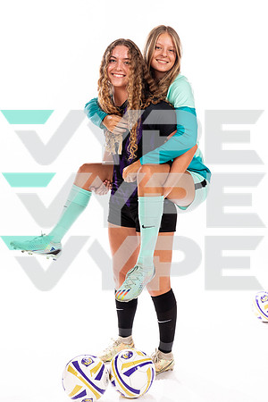 MONTGOMERY_GSOC_0 Kayla Zimny, 17 Kendall Zimny-(WRIGHT)