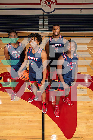 DAVIS_BB_TEAM_2 Lawrence Wilkerson, 3 Jakobe Moore, 12 Deadric Fikes, 23 Johnathan Gray-(WRIGHT)