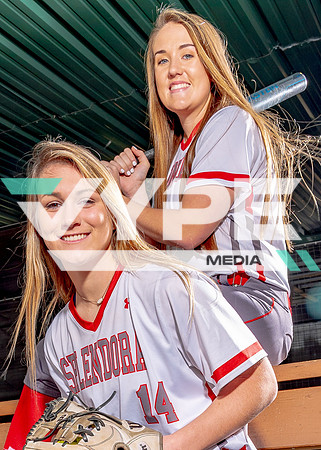 Splendora_Caleigh Millican, Gracie Bumpurs-1