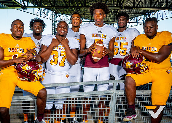 BEAUMONT_UNITED_FB_TEAM__96-(BCC)