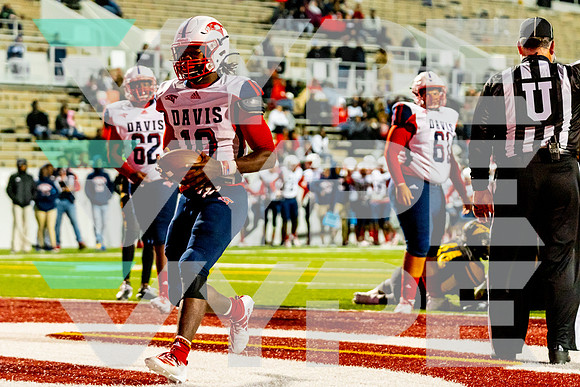 41-DAVIS_FB__Demarcus Barlow jr.-(BCC)