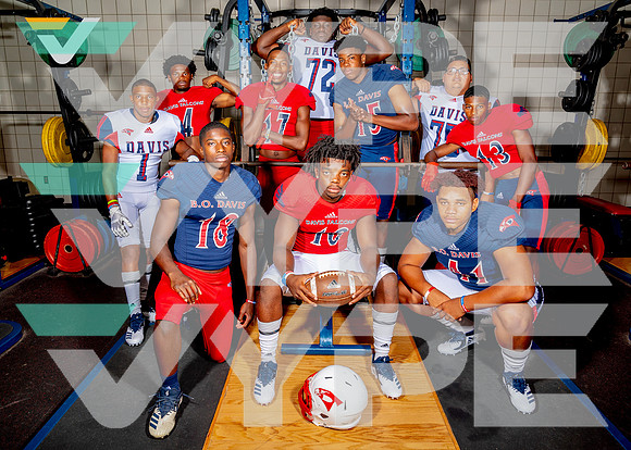 DAVIS_FB_TEAM__209-(BCC)_print