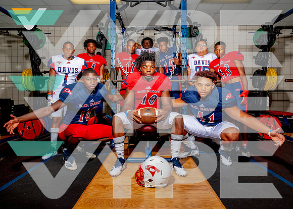 DAVIS_FB_TEAM__207-(BCC)_print