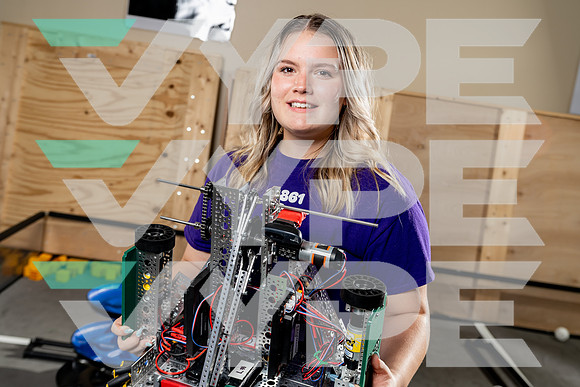 LEGACY_ROBOTICS_Grace Cruthirds_DSC04778-(BCC)