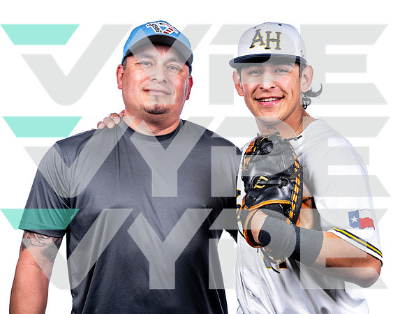 ARLINGTON_HEIGHTS_BSBL_FAMILY_Caleb Rodriguez_75-(BCC)