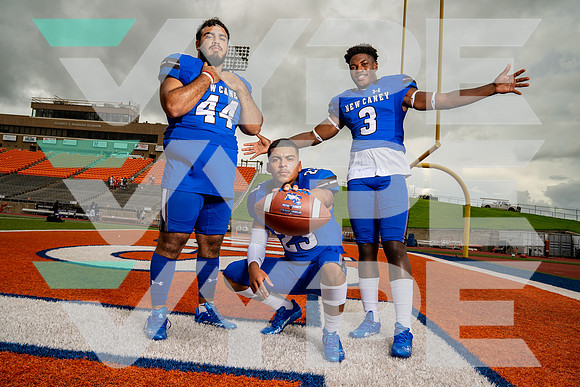 NEW_CANEY_FB_TEAM__905-(BCC)