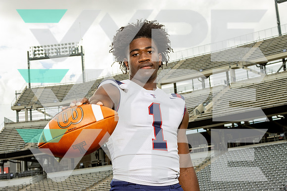 TOMPKINS_FB_Caleb Komolafe_1874-(LIVRAYMOND)