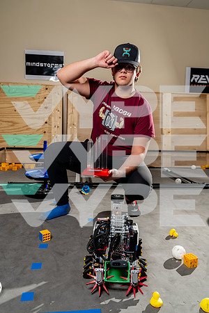 LEGACY_ROBOTICS_Caden Auger_DSC04814-(BCC)
