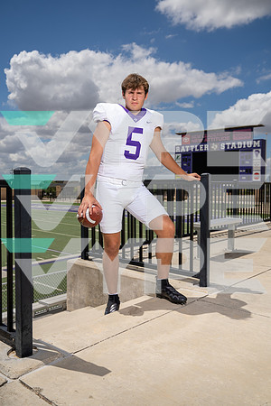 SAN_MARCOS_FB_Isaiah DeLeon-(BCC)-3