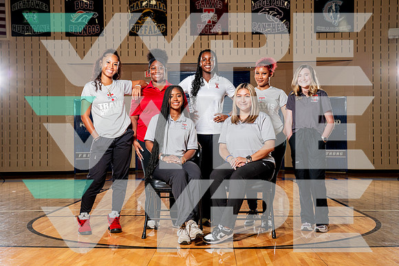 TRAVIS_SPORTS_MED-(COLLIER)-1