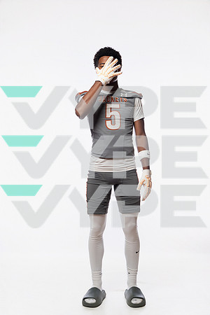 SNY01164_ALVIN_FB-(COLLIER)