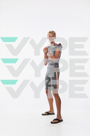 SNY01210_ALVIN_FB-(COLLIER)