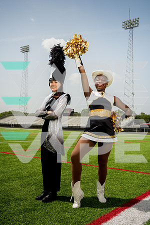 FOSTER_BAND_DRILL_TEAM_Francina Lulgjuraj, Gabrielle Douglas-(HARTOJO)