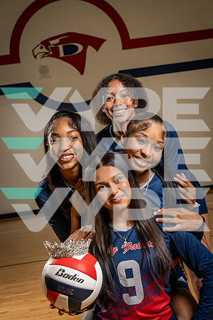 DAVIS_VB_03935-(COLLIER)
