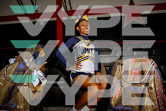 NIMITZ_CHEER_00565-(DRISKILL)